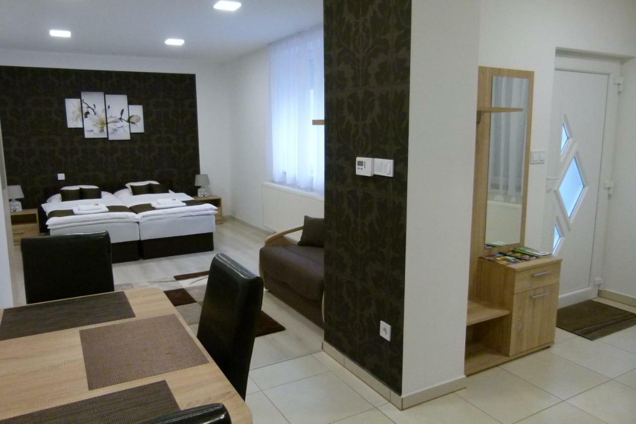 Wolf House Apartman Zalaegerszeg Exterior photo