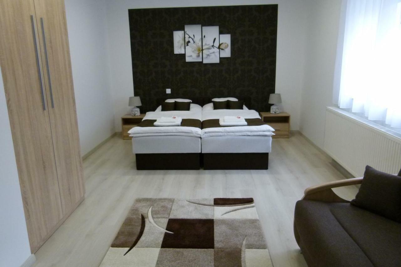 Wolf House Apartman Zalaegerszeg Exterior photo