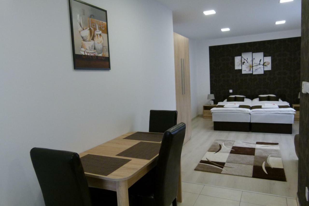 Wolf House Apartman Zalaegerszeg Exterior photo