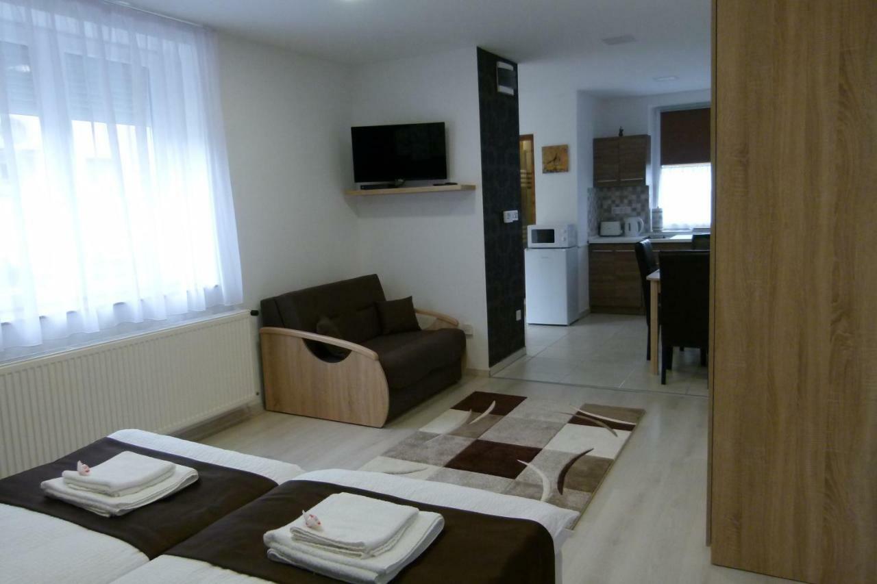 Wolf House Apartman Zalaegerszeg Exterior photo