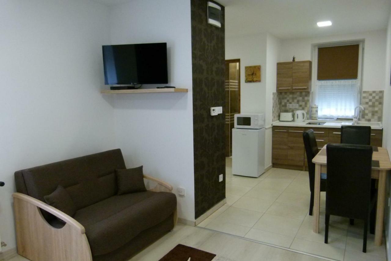 Wolf House Apartman Zalaegerszeg Exterior photo